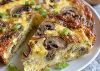 Crustless Mushroom & Cheddar Quiche That’s Pure Comfort Food