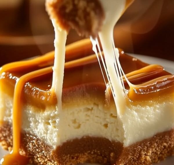 Creamy Caramel Cheesecake Bars