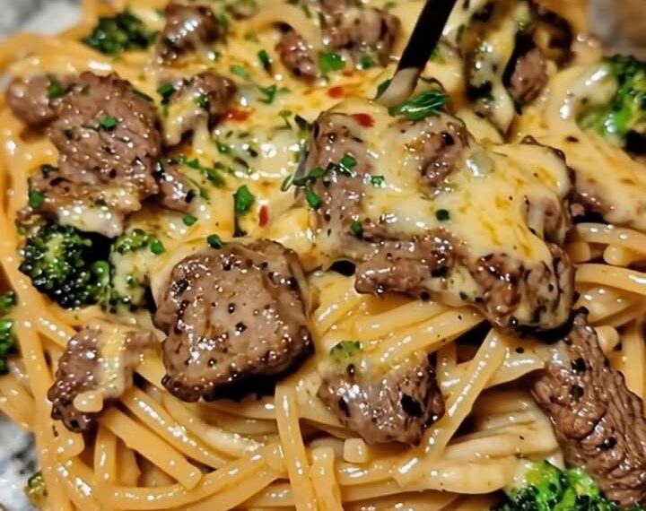 Heavenly Creamy Garlic Parmesan Penne with Steak & Veggies
