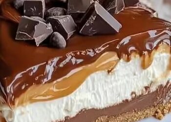 Chocolate Caramel Twix Cheesecake Recipe