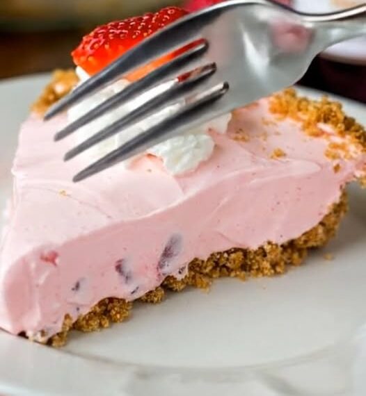 Strawberry Cool Whip Pie