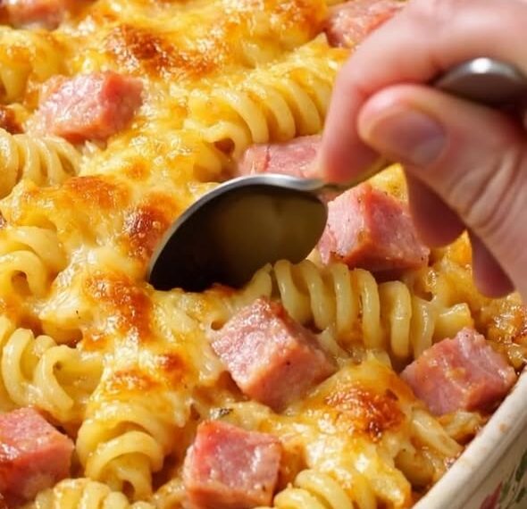 Cheesy Ham & Pasta Bake