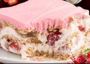 STRAWBERRY ECLAIR CAKE