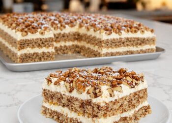 Nut and Cream Slices with a Creamy Filling