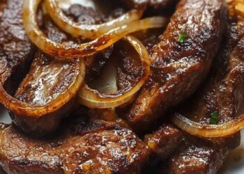 WOULD ANYONE ACTUALLY EAT LIVER AND ONIONS HERE?