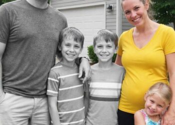 Seven years later, a message from her husband surfaced and changed everything.
