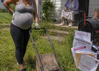 I Mowed the Lawn for the 82-Year-Old Widow Next Door – The Next Morning, a Sheriff Woke Me up with a Request That Made My Blood Run Cold