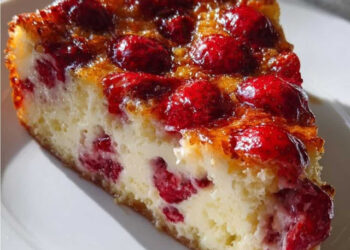 Strawberry Cheesecake Dump Cake