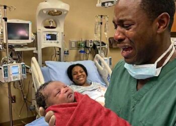She Gave Birth Alone but Moments Later the Doctor Saw Something That Made Him Break Down