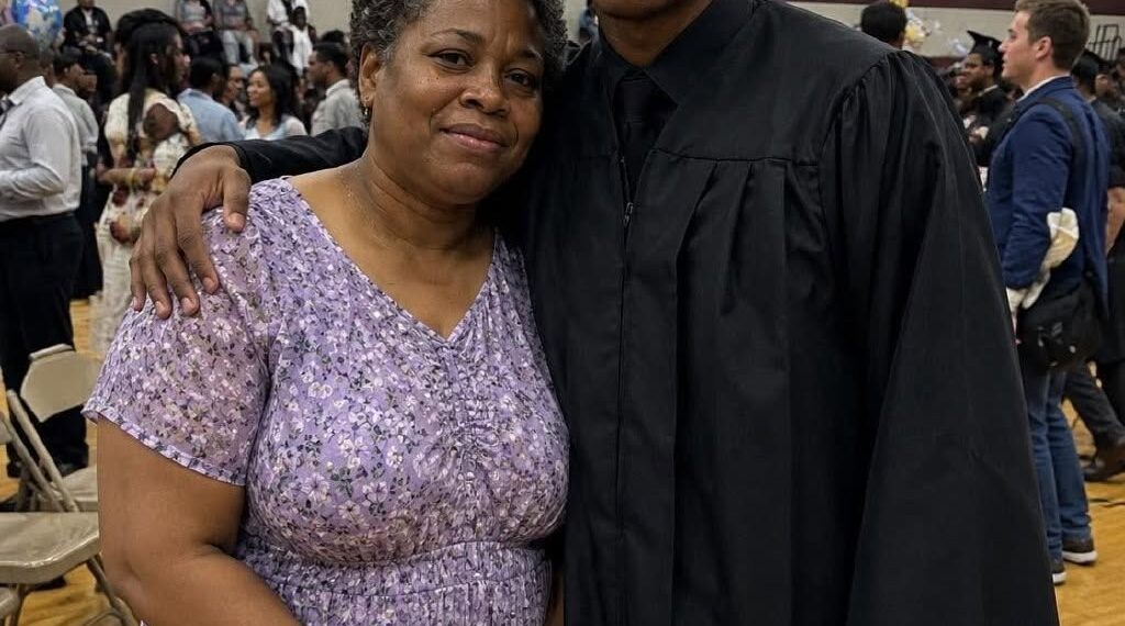 My Classmates Mocked Me for Being a Garbage Collector’s Son – on Graduation Day, I Said Something They’ll Never Forget