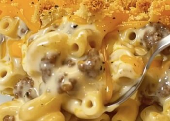 Cheesy Macaroni Hamburger Bake That Will Change Dinner Night