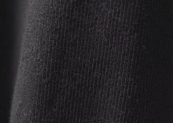 These strange natural objects were stuck all over my trousers—what could they be?