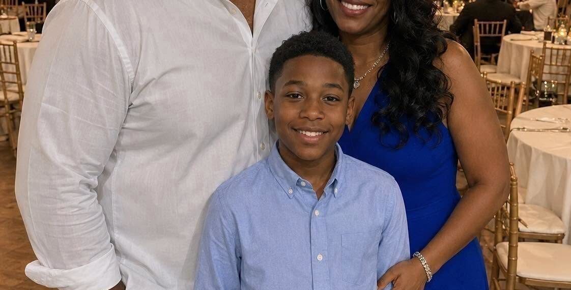 My Ex Left Me and Our Son for a Rich Man – 10 Years Later, She Invited Me to Her Wedding, So I Hired an Actress to Pretend to Be My Wife 1