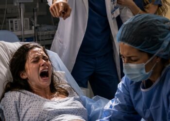 I was in labor with a 10-pound baby, but my cruel doctor husband refused a c-section and forced me to deliver naturally, believing I had mistreated his female intern. When it was over, he entered the delivery room, panicked, and collapsed…