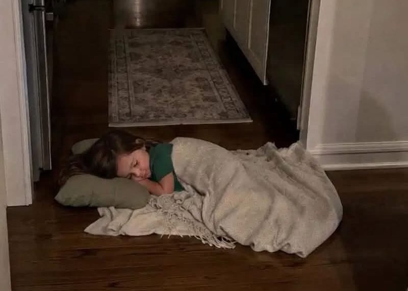 I Came Home from a Work Trip to Find My Daughter Sleeping in the Kitchen – When I Opened Her Childhood Bedroom, I Went Pale