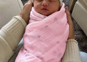 My Daughter-in-Law Never Let Anyone Help Bathe the Baby – Until One Night She Fell Asleep on the Couch