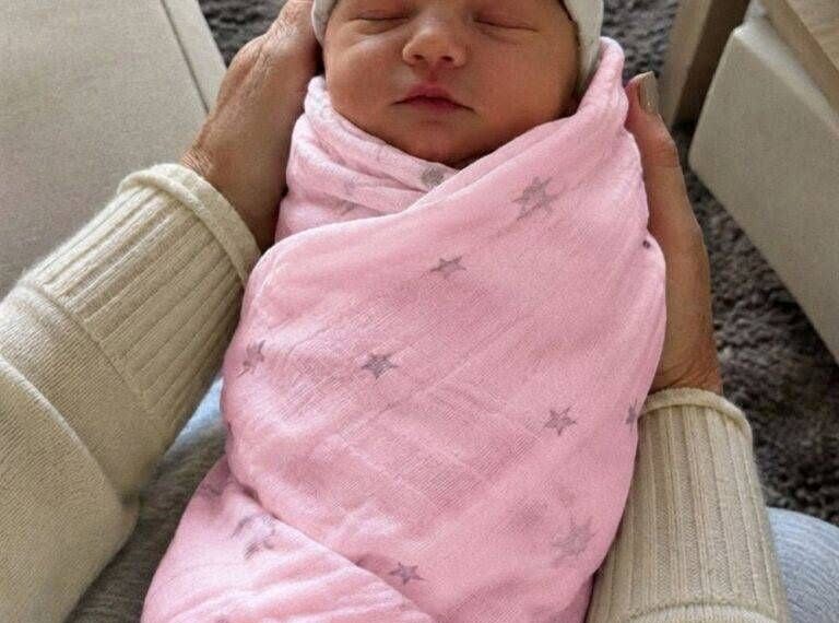 My Daughter-in-Law Never Let Anyone Help Bathe the Baby – Until One Night She Fell Asleep on the Couch