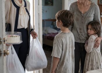 My mother-in-law arrived unannounced to see her grandchildren and found her daughter-in-law abandoned in a miserable apartment… with her own ex-husband. “What did my son do?” she asked