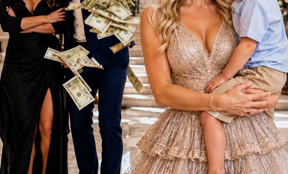 Because of his first love, my hubby threw $250 million at me & demanded a divorce: “Divorce me! The child is yours. I don’t have a son with such a low iq!” On the day we went to court, my son needed only 10s to destroy their family…!