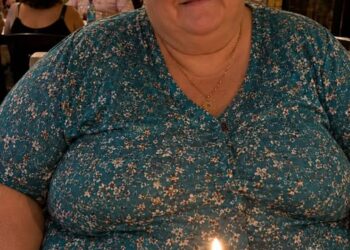 A Woman Shamed My Mom for Ordering Dessert on Her Birthday—Then the Chef Rushed Out and Called Her by Name