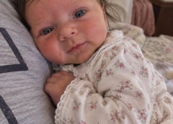 I agreed to carry a baby for my twin brother, but when he held his newborn daughter for the first time, he refused to take her home. The reason behind his decision left me completely pale.