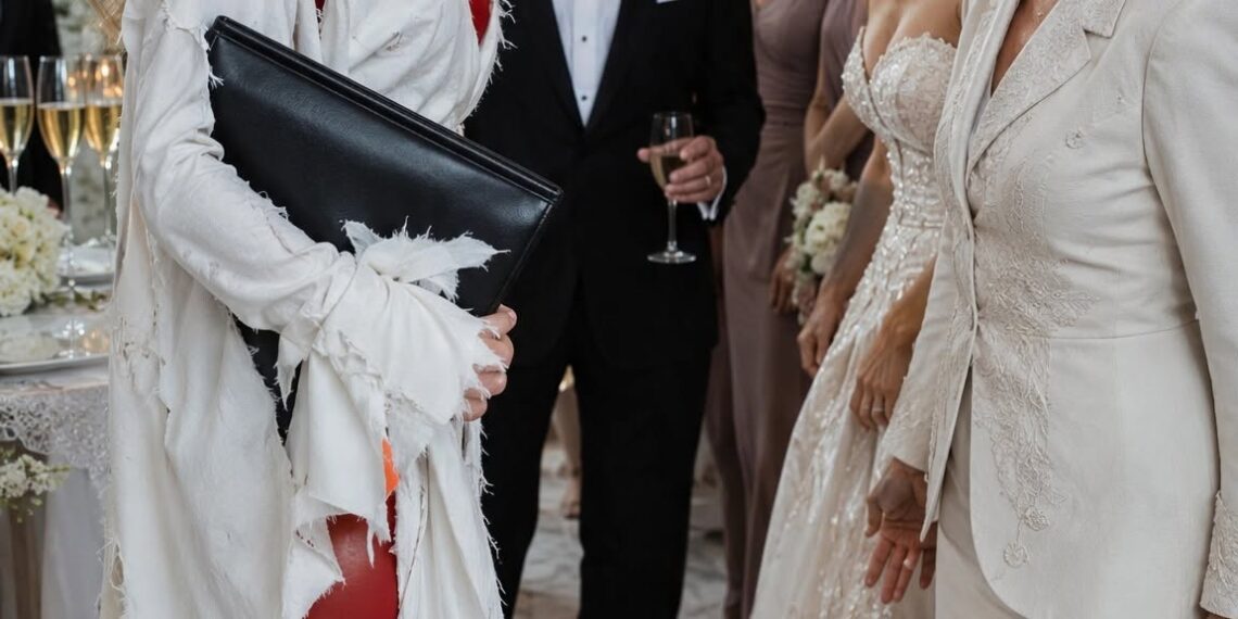 I faked being poor for 8 years – “It’s better if you don’t come.” My sister banned me from her wedding for it. My mom said: “Take $500 and skip the wedding. Martin’s family is too polished.” She thought I was poor… They not knowing I was about to buy the groom’s company.