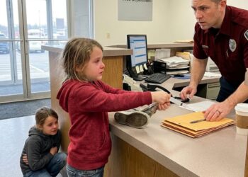 A NINE-Year-Old Hid the Evidence in Her Shoe at the Police Desk