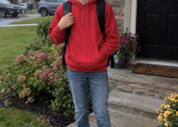 I let my 11-year-old son walk home alone for the first time. Just 20 minutes later, my neighbor called me in tears and said, “Get outside. You need to see what your son has done.”