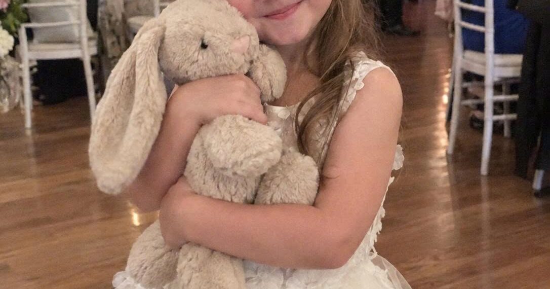Minutes before my wedding, my 5-year-old daughter whispered, “Mommy, please check inside my bunny.” What I found made me grab her hand and flee my own wedding without looking back.