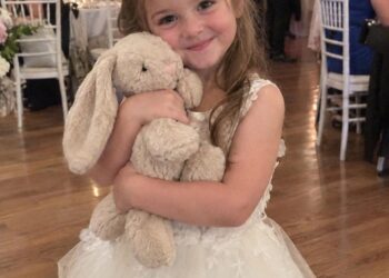 Minutes before my wedding, my 5-year-old daughter whispered, “Mommy, please check inside my bunny.” What I found made me grab her hand and flee my own wedding without looking back.