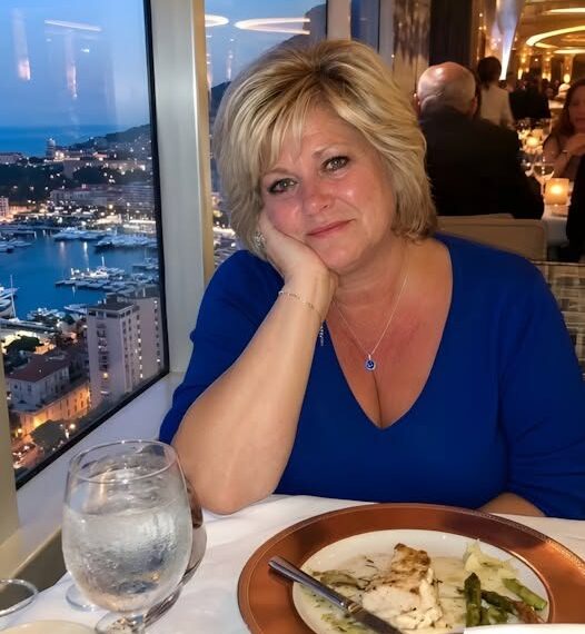 I Thought the Cruise Would Help Me Forget My Divorce, Then a Stranger Reached Into His Pocket and Changed Everything
